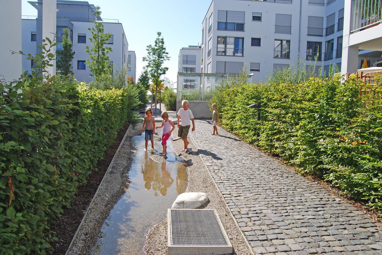 „Blauer Garten“ mit Regenwasserkonzept ZinCo.CH